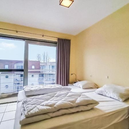 Nice Apartment In Bredene With Kitchen Exteriör bild