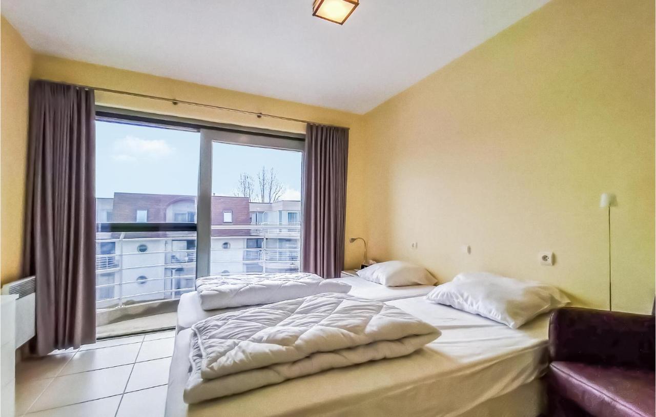 Nice Apartment In Bredene With Kitchen Exteriör bild